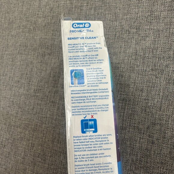 New Oral-B Pro-Health Jr Disney Frozen Rechargeable Toothbrush for Kids (2) Brus - Picture 8 of 11